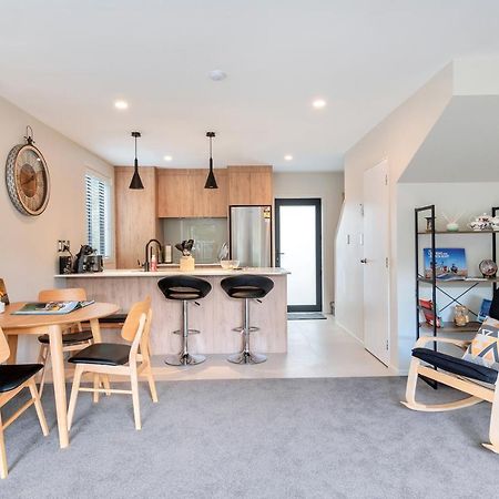 Greenwich Townhouse With Parking And Air-Con Auckland Buitenkant foto