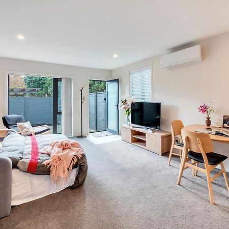 Greenwich Townhouse With Parking And Air-Con Auckland Buitenkant foto