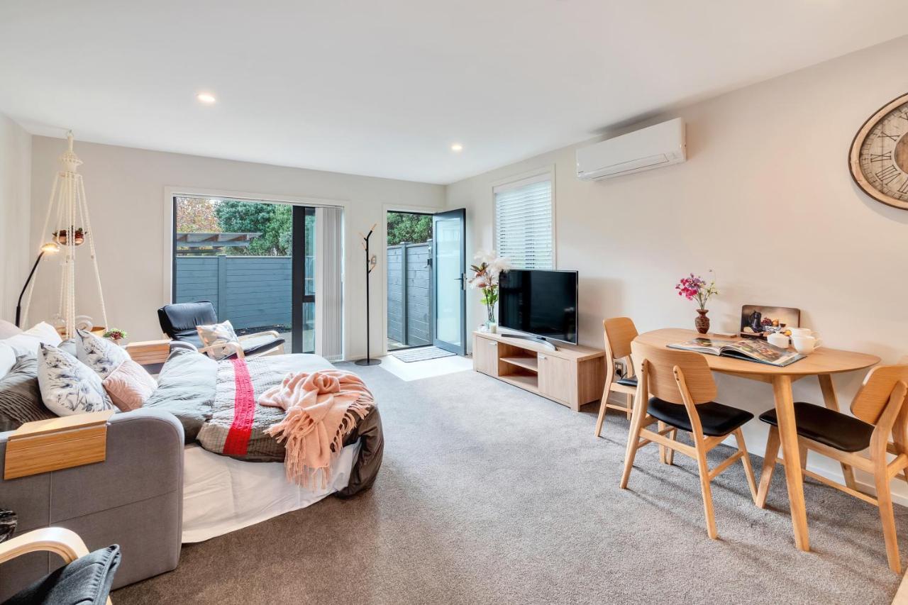 Greenwich Townhouse With Parking And Air-Con Auckland Buitenkant foto